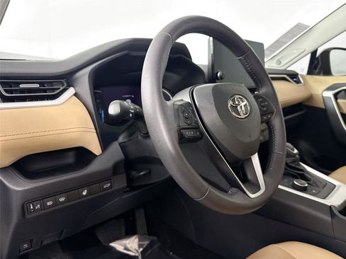 Certified 2023 Toyota RAV4 XLE Premium image 4