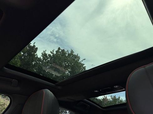 Used 2024 Bentley Flying Spur Azure image 31