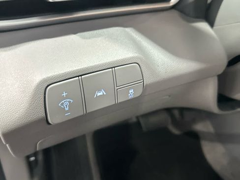 Used 2023 Hyundai Elantra SEL FWD image 17