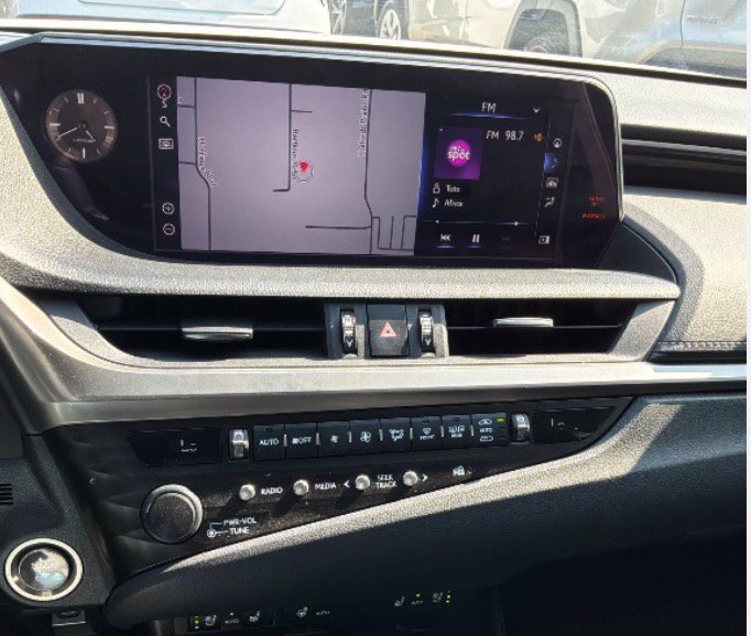 Used 2020 Lexus ES 350 w/ Premium Package FWD image 4