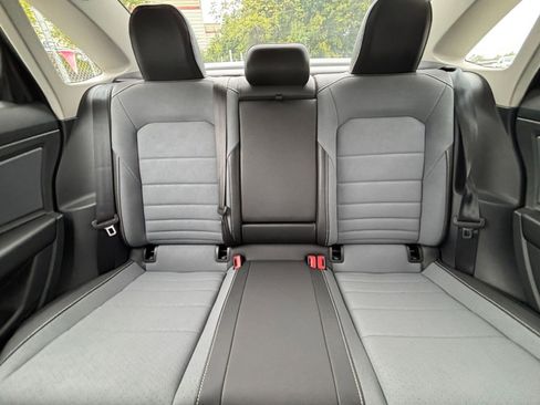 Used 2025 Volkswagen Jetta SE image 37