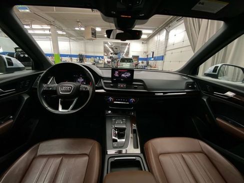Used 2019 Audi Q5 2.0T Premium w/ Convenience Package image 28