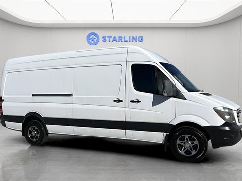 Used 2017 Freightliner Sprinter 2500 image 12