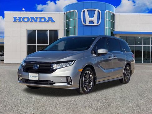 Used 2024 Honda Odyssey Elite image 7