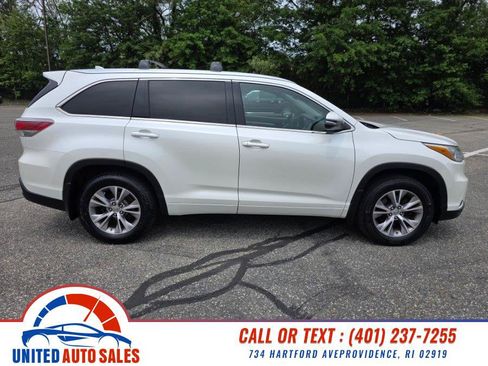 Used 2015 Toyota Highlander XLE AWD/4WD image 6
