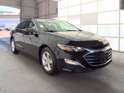 Used 2019 Chevrolet Malibu LS FWD image 2