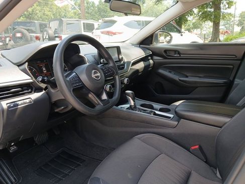 Used 2024 Nissan Altima 2.5 S FWD image 16