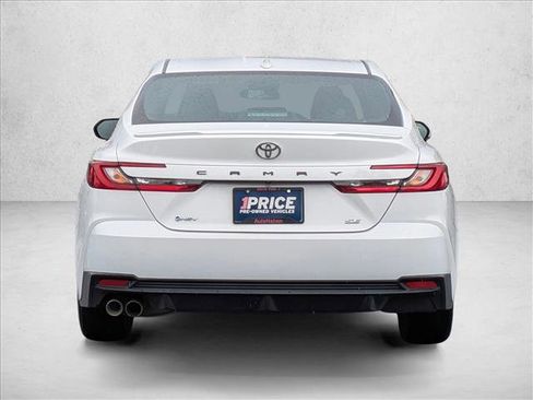 Used 2025 Toyota Camry SE FWD image 7