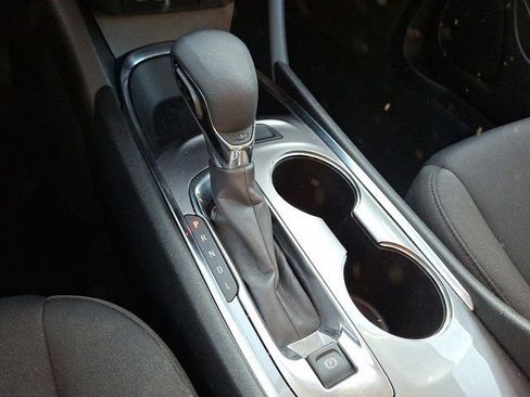 Used 2023 Chevrolet Malibu LT FWD image 19