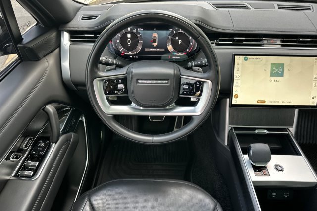 Used 2024 Land Rover Range Rover Long Wheelbase SE AWD/4WD image 13