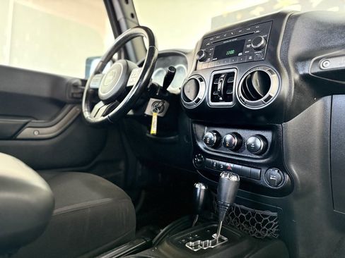 Used 2017 Jeep Wrangler Unlimited Sport image 22