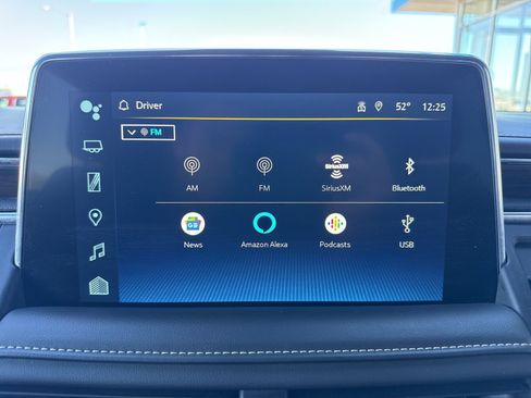 Used 2023 Chevrolet Suburban Premier image 26