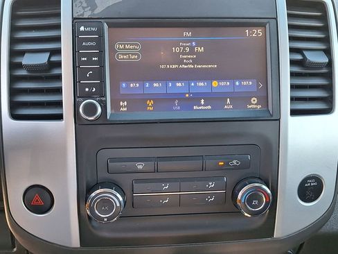 Used 2021 Nissan Frontier SV w/ SV Utility Package image 18