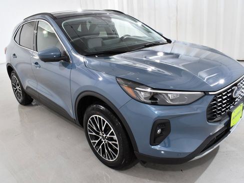 New 2026 Ford Escape SE w/ PHEV Premium Package image 5