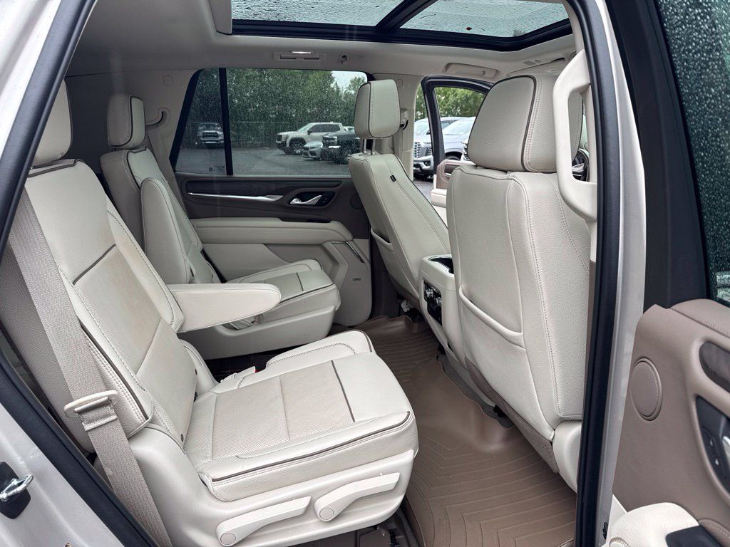 Used 2022 GMC Yukon Denali AWD/4WD image 19
