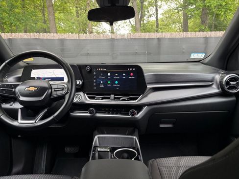 Used 2025 Chevrolet Equinox LT FWD image 33