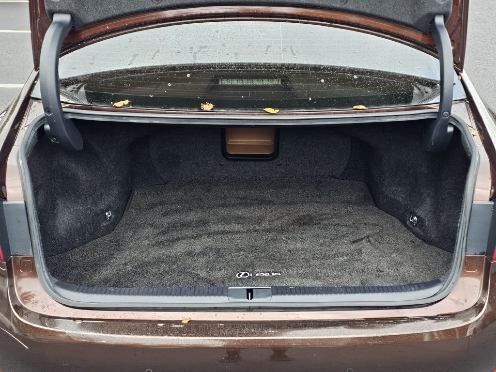 Used 2016 Lexus ES 350 w/ Premium Package w/Wood Trim FWD image 9