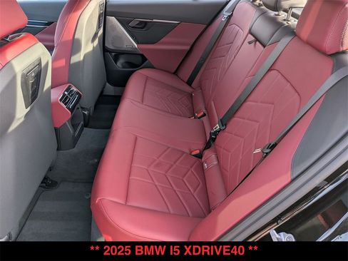 Used 2025 BMW i5 xDrive40 w/ Premium Package image 27