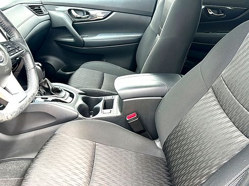 Used 2020 Nissan Rogue SV FWD image 6