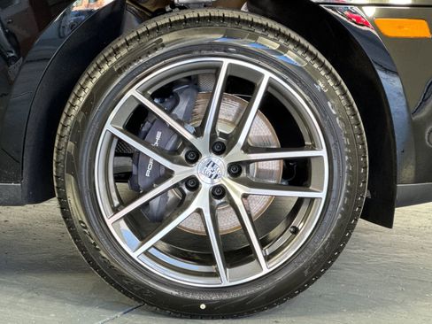 New 2026 Porsche Macan image 32