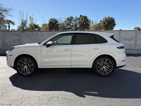 Certified 2026 Porsche Cayenne AWD/4WD image 2