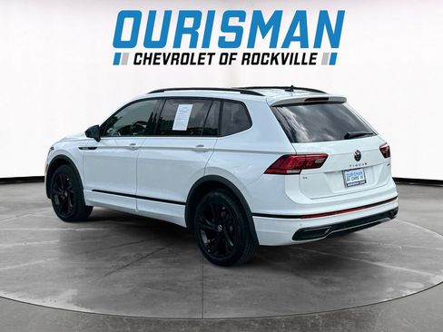 Used 2024 Volkswagen Tiguan SE R-Line AWD/4WD image 4