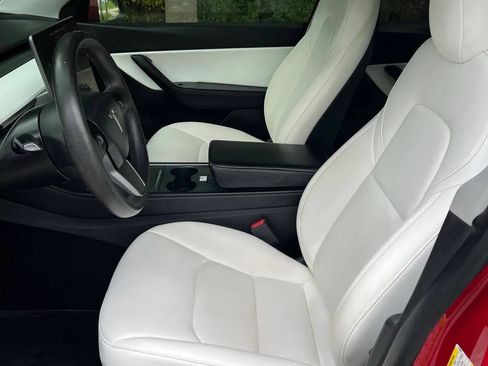 Used 2021 Tesla Model Y Long Range image 13