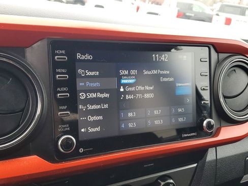 Used 2020 Toyota Tacoma TRD Sport w/ Technology Package image 20