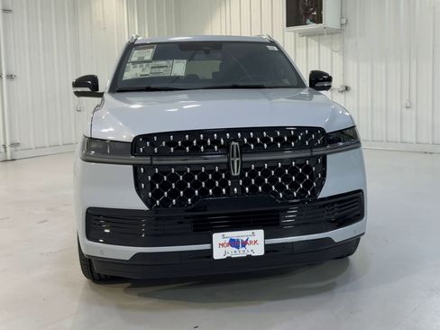 New 2025 Lincoln Navigator L Black Label image 4