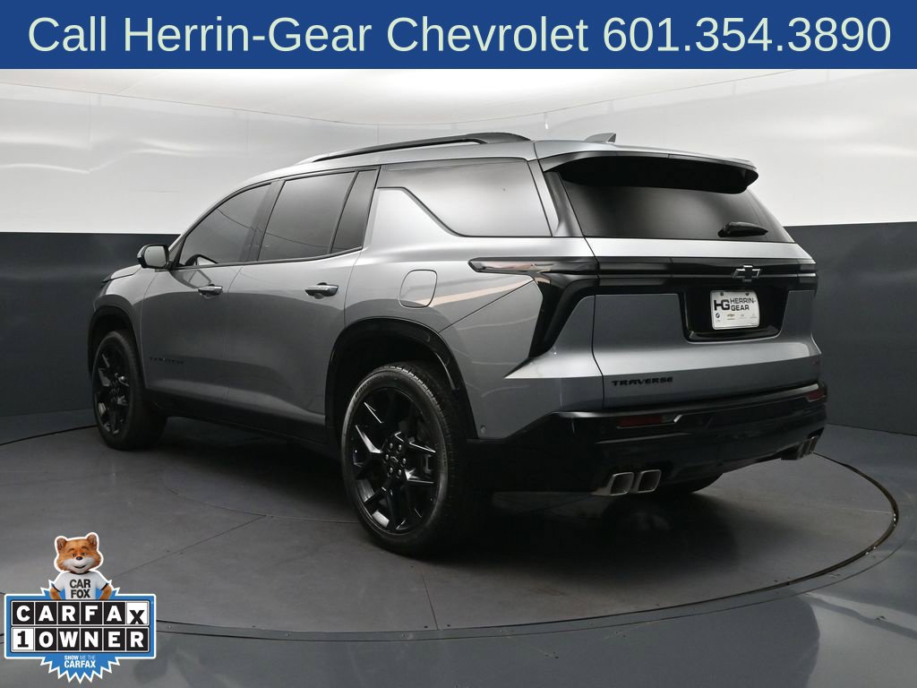 Used 2026 Chevrolet Traverse RS w/ LPO, Floor Liner Package FWD image 5