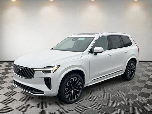 Certified 2026 Volvo XC90 B6 Ultra AWD/4WD image 7