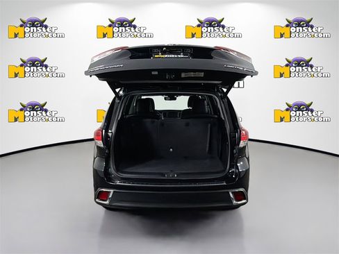 Used 2017 Toyota Highlander Limited image 26