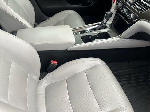 Used 2018 Honda Accord EX-L image 11
