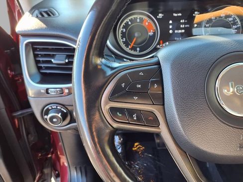 Used 2020 Jeep Cherokee Trailhawk w/ Cold Weather Group image 11