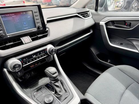 Used 2020 Toyota RAV4 LE AWD/4WD image 73