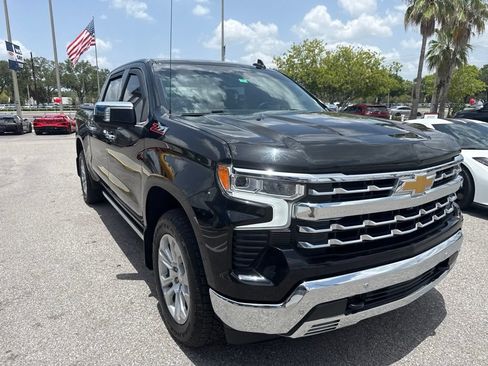 Used 2023 Chevrolet Silverado 1500 LTZ AWD/4WD image 3
