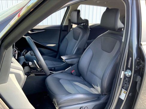 Used 2023 Kia Niro EX FWD image 21