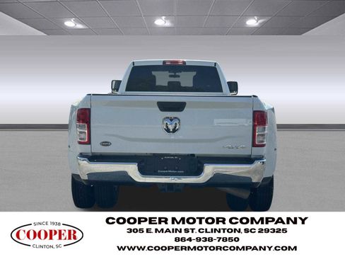 Used 2024 RAM 3500 Tradesman w/ Chrome Appearance Group image 4
