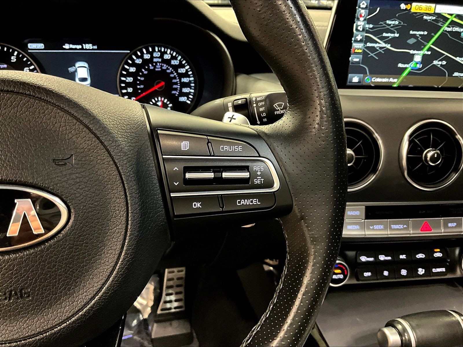 Used 2018 Kia Stinger GT1 AWD/4WD image 12