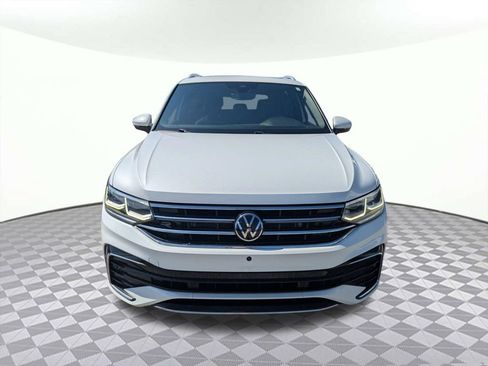 Used 2023 Volkswagen Tiguan SEL R-Line AWD/4WD image 9