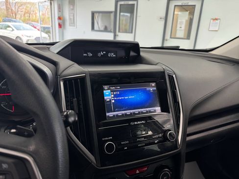 Used 2017 Subaru Impreza 2.0i Premium image 19