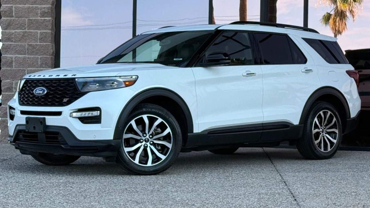 Used 2020 Ford Explorer ST w/ Premium Technology Package AWD/4WD image 3