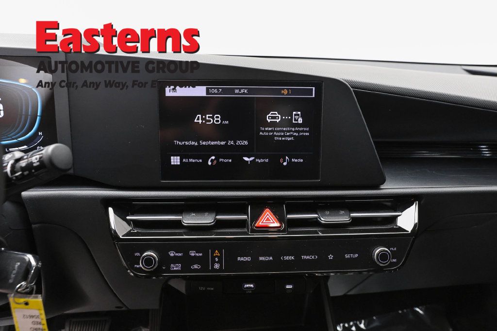 Used 2025 Kia Niro LX FWD image 13