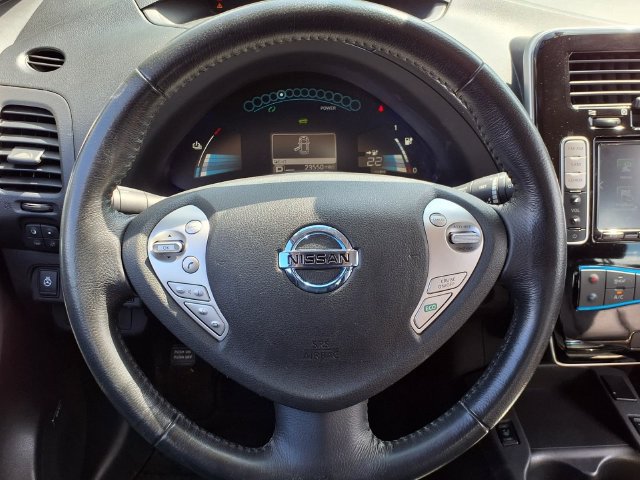 Used 2016 Nissan Leaf SL w/ Premium Package FWD image 13