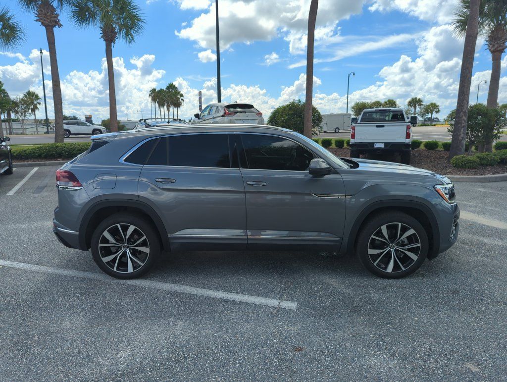 Used 2024 Volkswagen Atlas Cross Sport SEL Premium R-Line AWD/4WD image 3