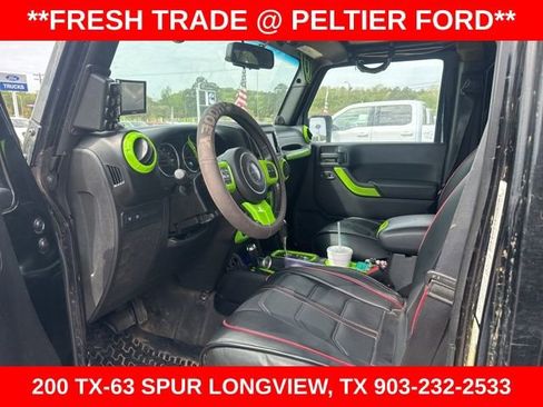 Used 2014 Jeep Wrangler Unlimited Rubicon w/ Connectivity Group image 8