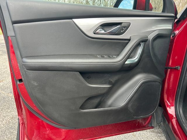 Used 2025 Chevrolet Blazer LT AWD/4WD image 18