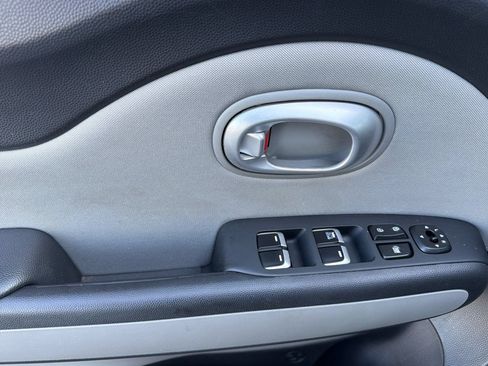 Used 2019 Kia Soul FWD image 10