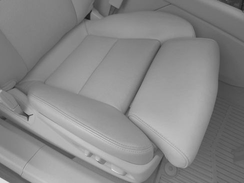 Used 2013 Cadillac XTS Premium FWD image 47