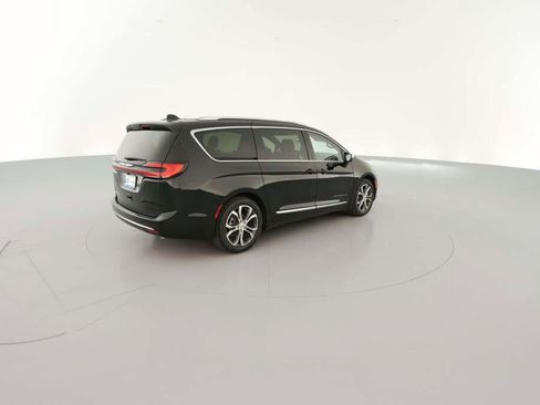 New 2026 Chrysler Pacifica Pinnacle image 12